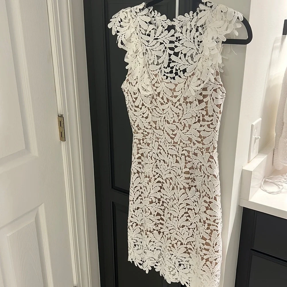 VICI small white lace dress - Picture 1 of 4